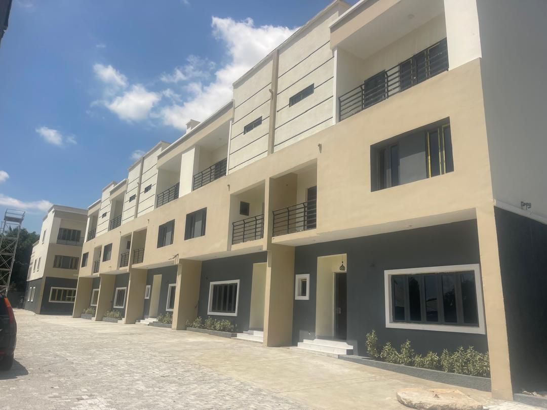 Newly built 4-bedroom terrace duplex